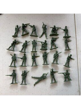Vintage Greenbrier Army Men Lot Of 23 Green 2” VGC
